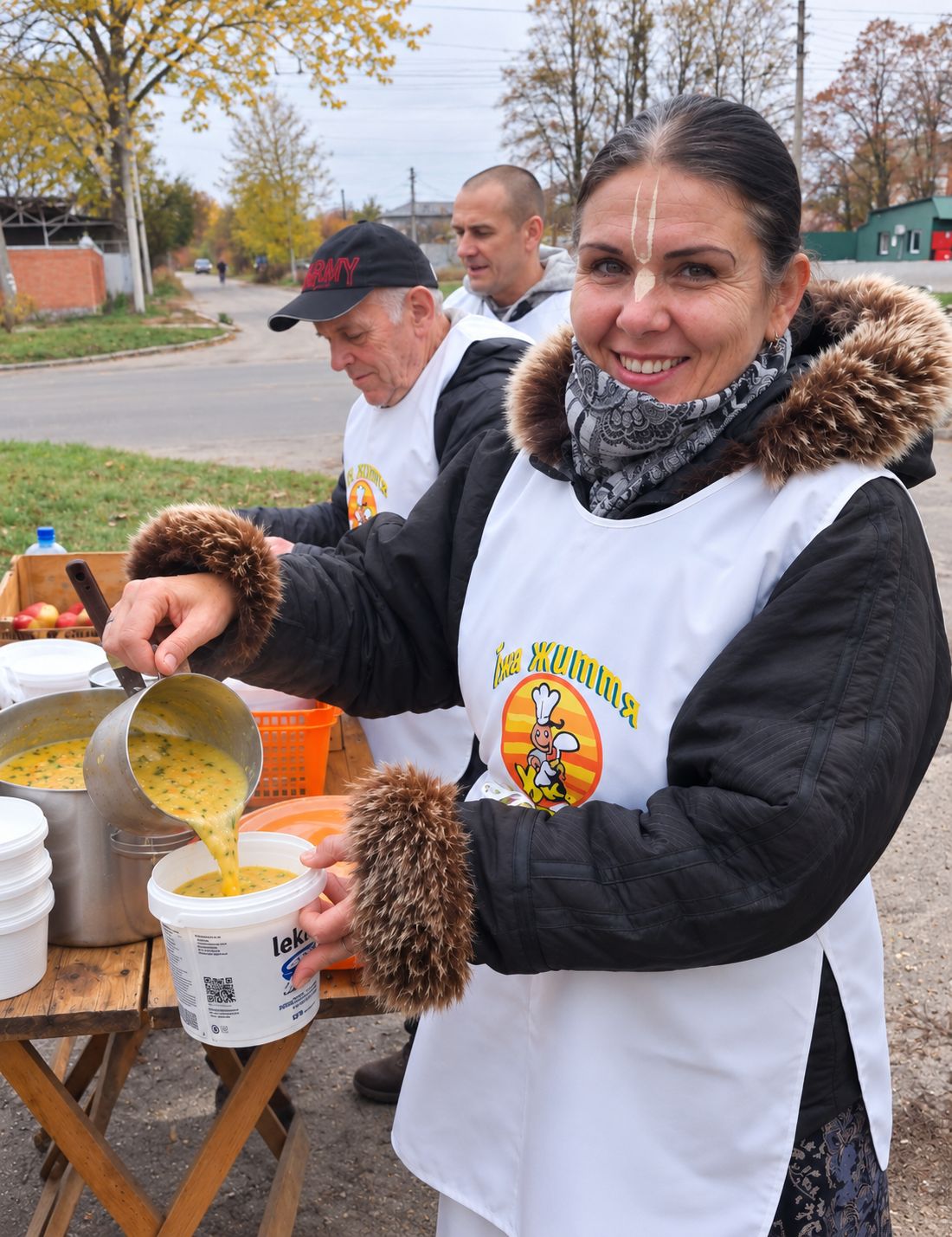 Volunteer Olena at a hot meal distribution in Kharkiv